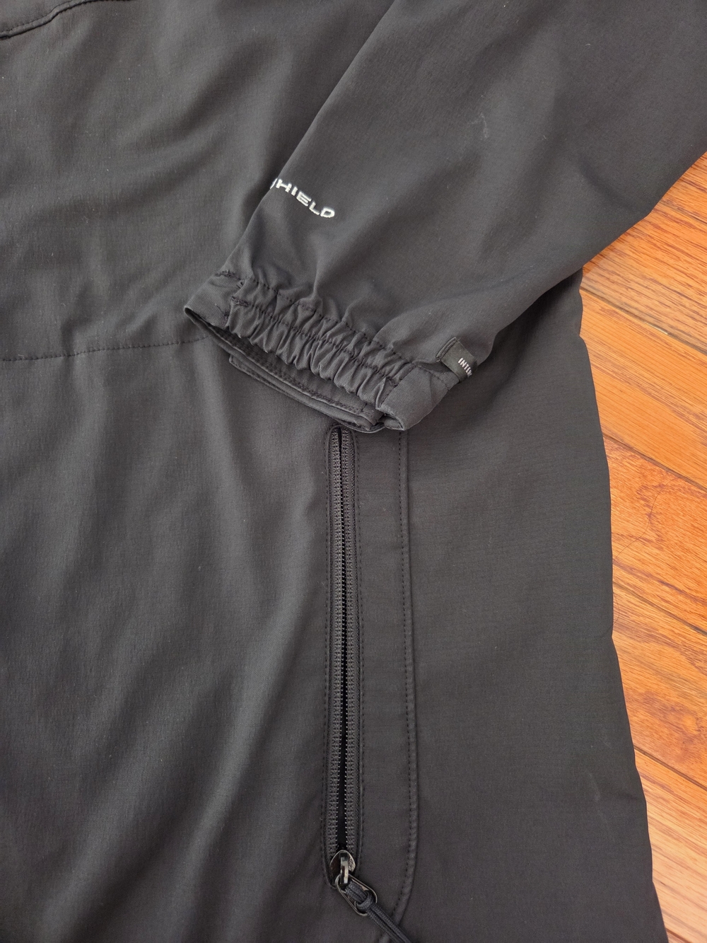 Columbia Black Performance Softshell Jacket - Picture 3 of 6